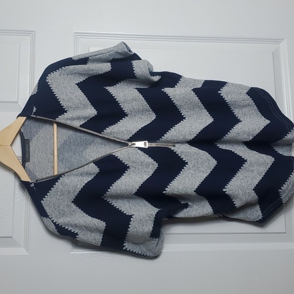 Suzy Shier Dolman Sleeve Sweater Top Chevron Pattern Size Small - Picture 2 of 10